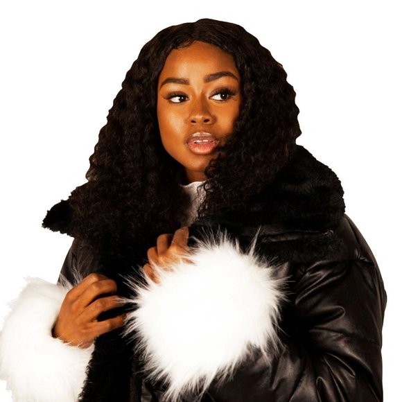 Faux fur white cuffs - Picture 2 of 2